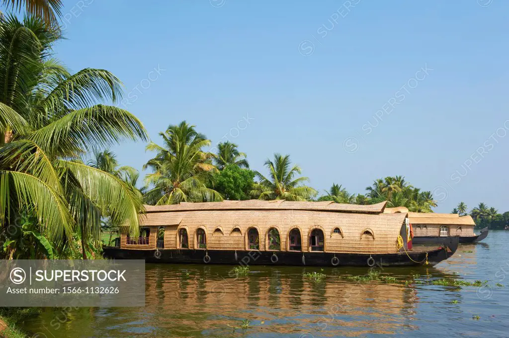 India, Kerala state, Allepey, backwaters, houseboat for tourist