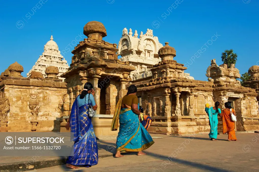 India, Tamil Nadu, Kanchipuram, Kailasanatha temple from 8th century