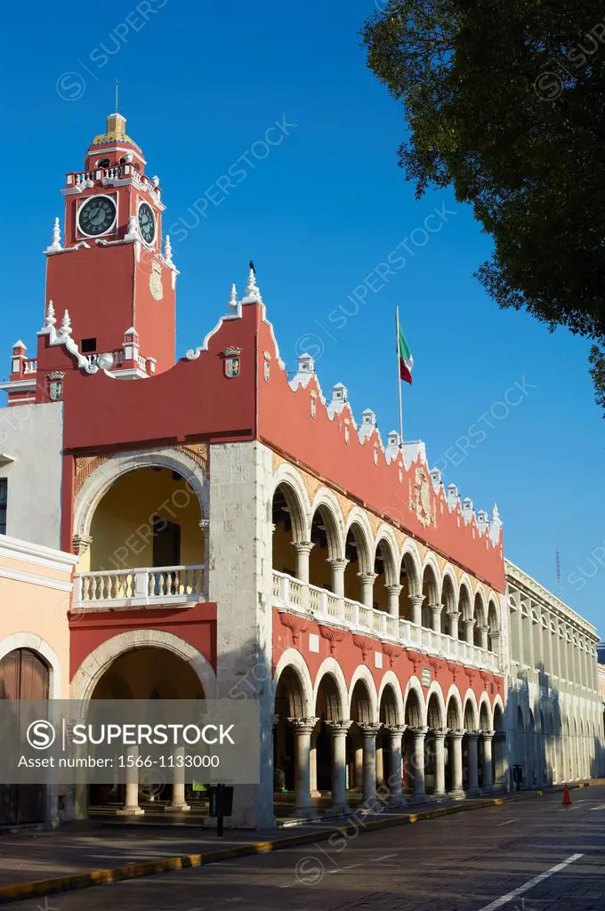 Mexico, Yucatan state, Merida, the capital of Yucatan, square of independence, municipal palace
