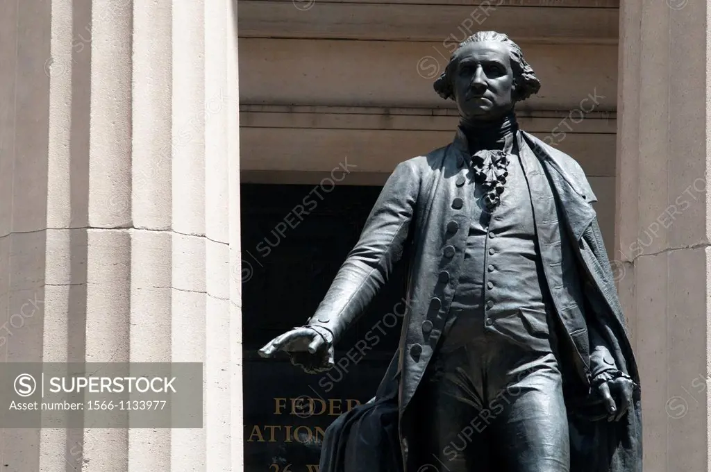 USA, New York, Downtown Manhattan, Financial District, Wall Street, Statue of George Washington in front of the Federal Hall National Memorial