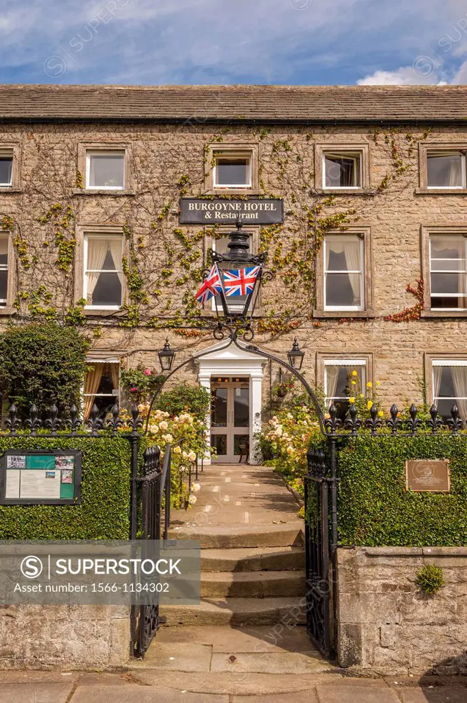 The Burgoyne Hotel in the village of Reeth in Swaledale in North Yorkshire, England, Britain, Uk