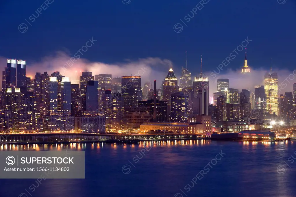 Mist Between Buildings Midtown Skyline Hudson River Manhattan New York USA