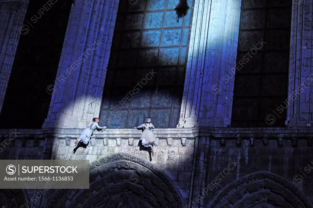acrobatic and poetic dance show on the Royal portal by the Motus Modules Company, illumination on the west facade of the Cathedrale of Chartres, Eure-...