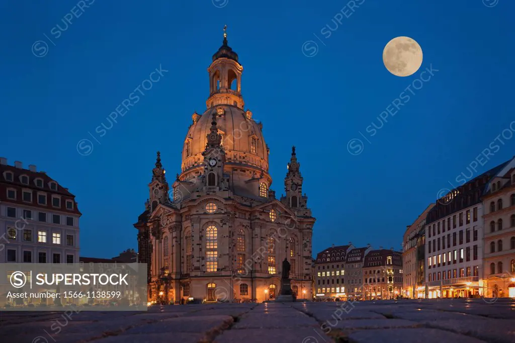 View to Church of Our Lady, Frauenkirche, viewed from the Neumarkt-place, Dresden, Saxony, Germany, Europe