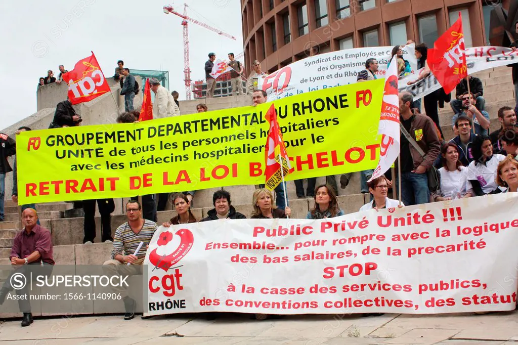 Demonstration for university and hospital, Lyon, Rhône, Rhône-Alpes, france.