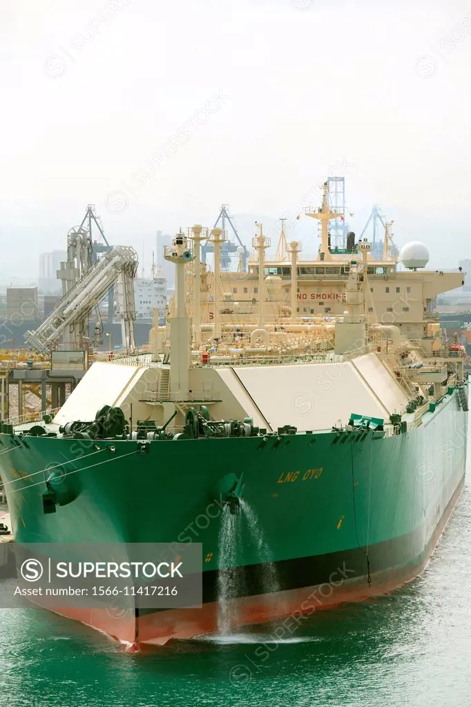 LNG OYO alongside Barcelona Harbour dischaging cargo.