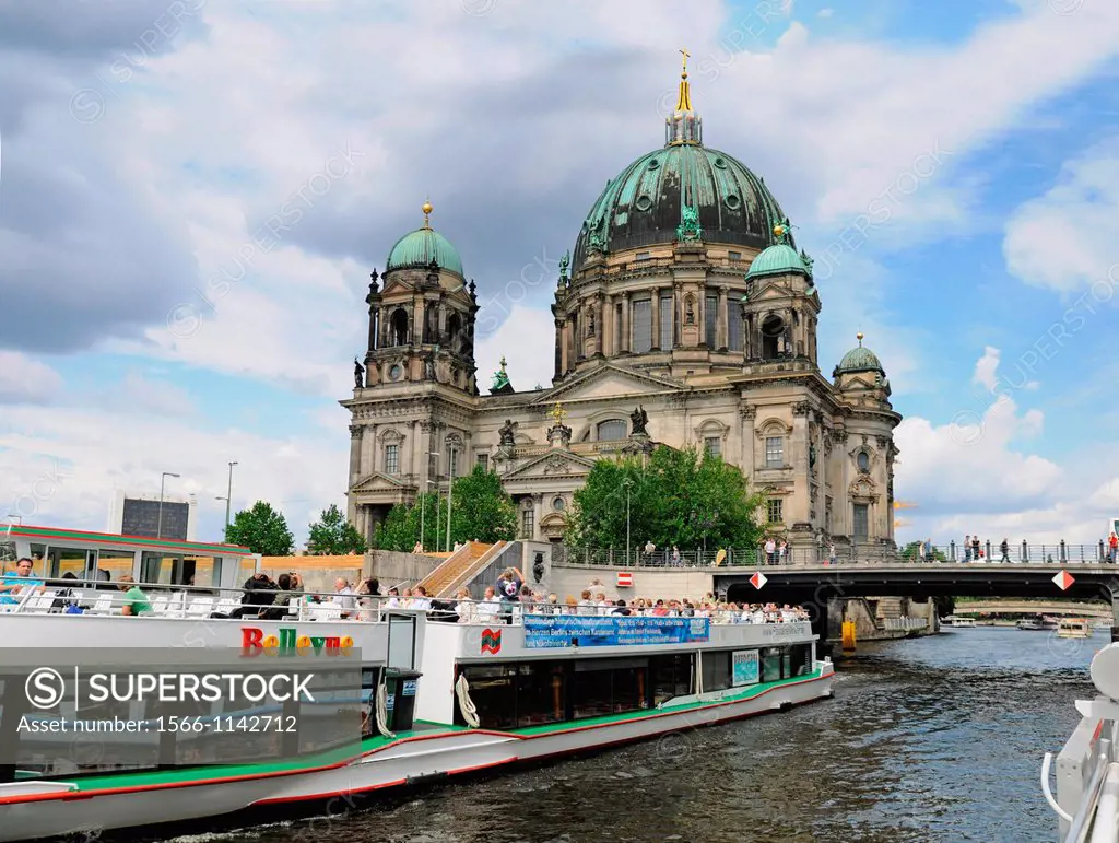 The Berlin Cathedral and the river Spree