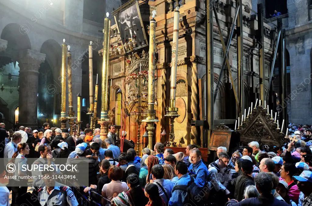 People´s flow around the Holy Sepulchre on Good Friday in Old Town of Jerusalem, Israel.