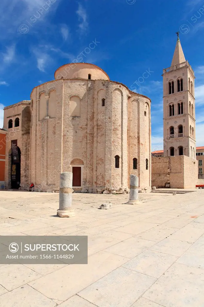St  Donatus church nad the bell tower of St  Anastasia cathedral, Zadar, Croatia