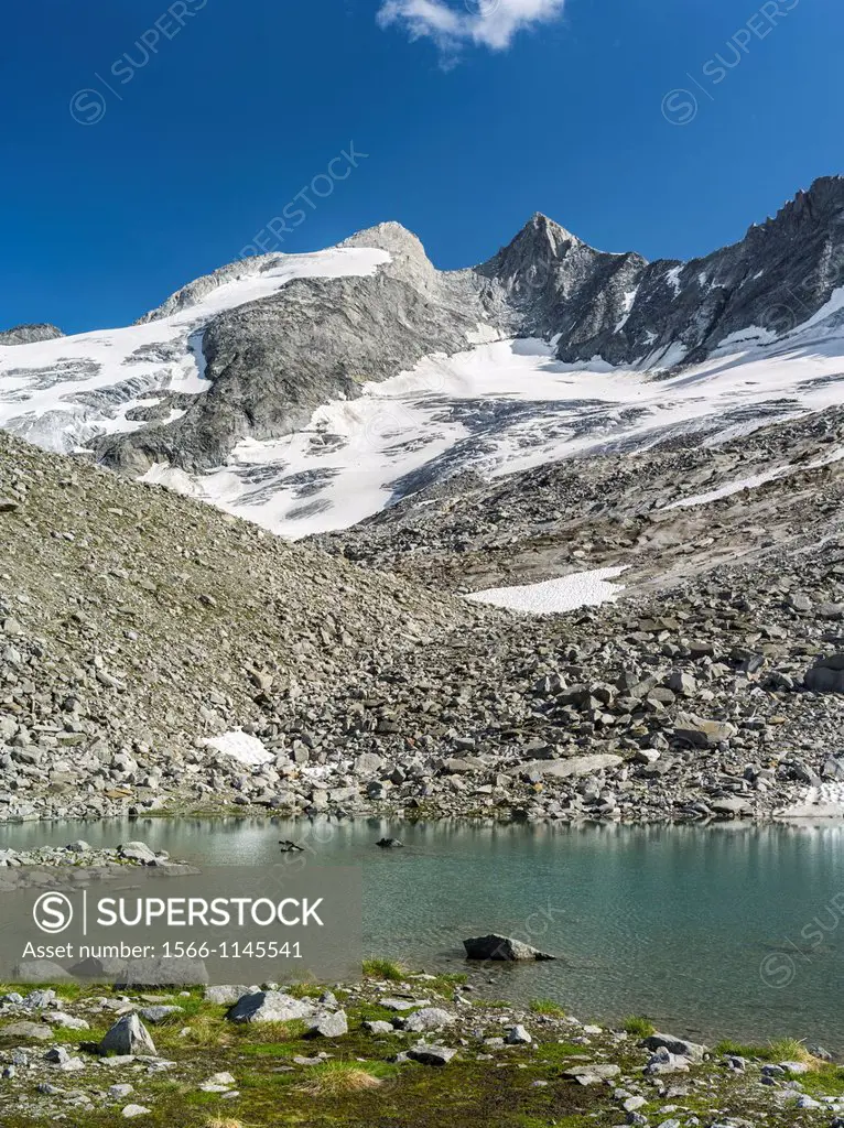 The Reichenspitz Mountain Range in the Zillertal Alps in the National Park Hohe Tauern  Mount Gabler and Mount Reichen Spitze with the glacier Wildger...