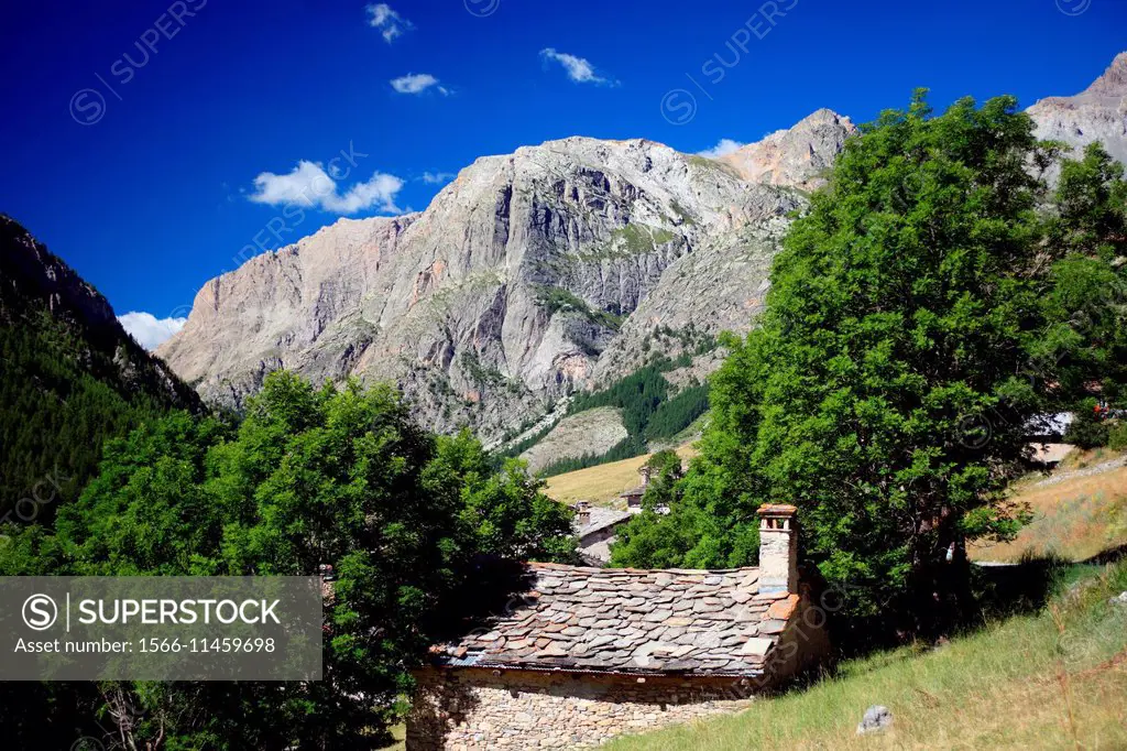 The village of Maljasset in the Vallée de L´Ubaye, Alpes de Haute Provence, Provence-Alpes-Côte d´Azur, France.