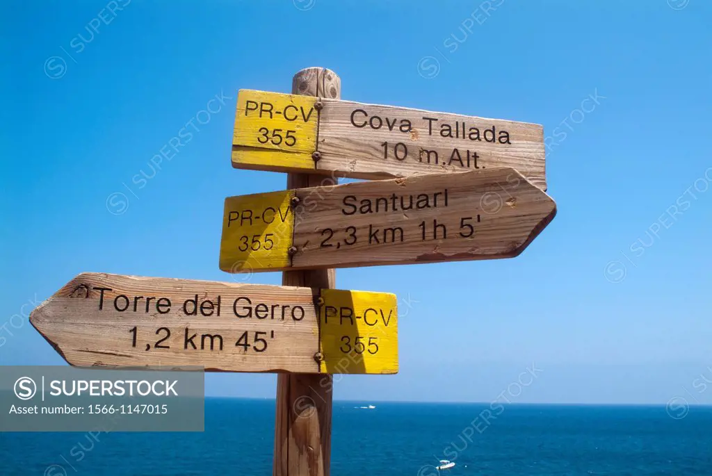 Signals for walkers, Les Rotes, Denia, Cape San Antonio, province of Alicante, Spain, Europe