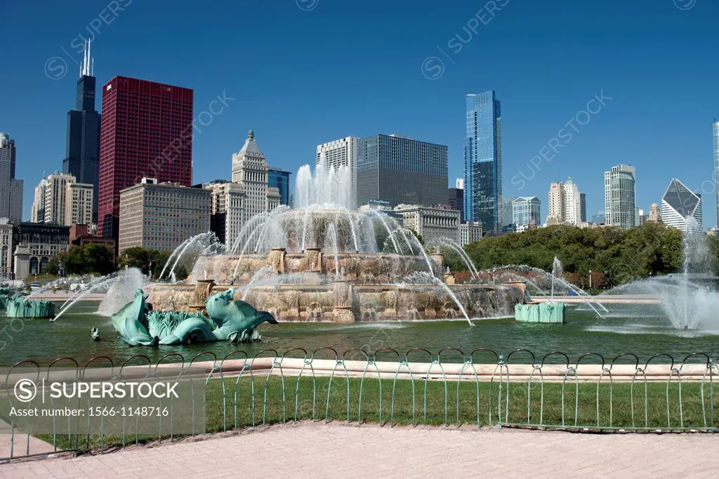 Buckingham Fountain Downtown Skyline Grant Park Chicago Illinois USA