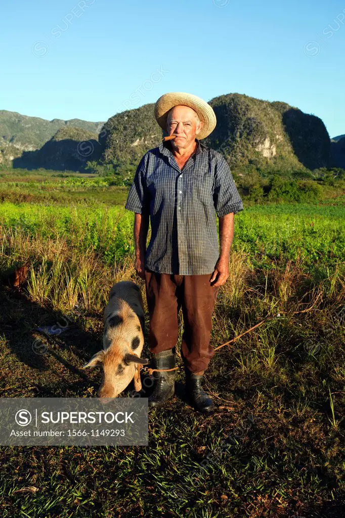 Farmers, Viñales Valley, Pinar del Río province, Cuba.