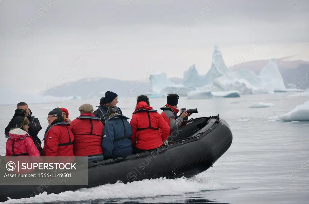 Greenland, Melville Bay, Cape York, Cruising along drifting icebergs