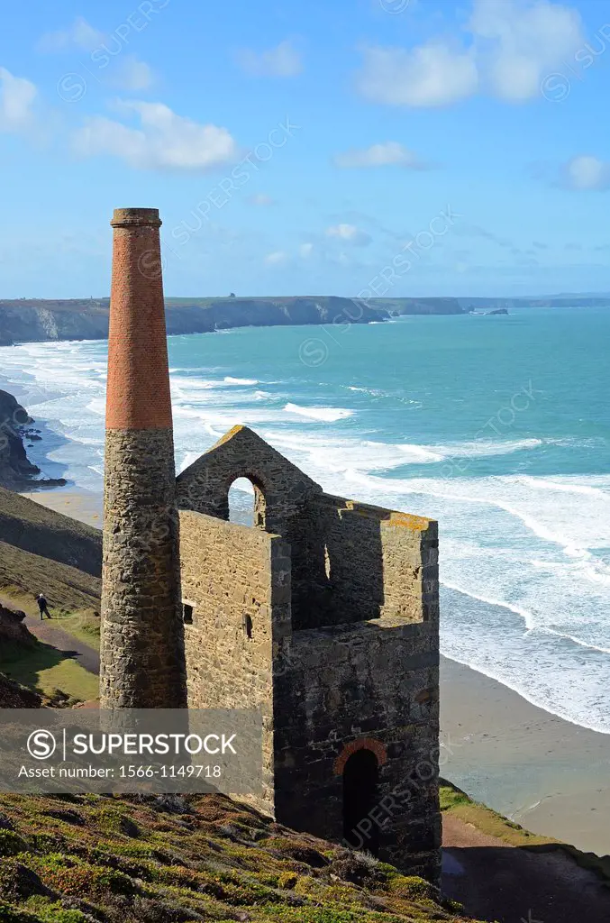 The old engine house at the now closed down tin mine of wheal cotes near st agnes in cornwall, england, uk