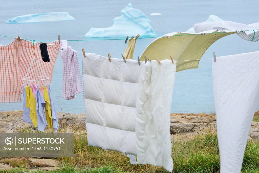 Greenland, Baffin Bay, Nutaarmiut, Drying laundry