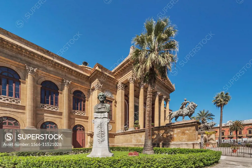 The Teatro Massimo in Palermo is Italy´s largest and Europe´s third largest opera house. It has about 3200 seats. The opera was built in the style of ...