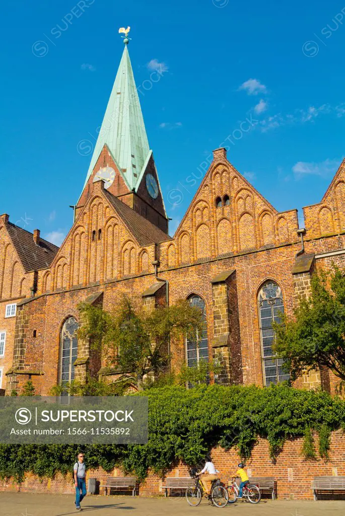 Martinkirche, St Martin´s church, Schlachte embankment, Weser riverside street, Altstadt, old town, Bremen, Germany.