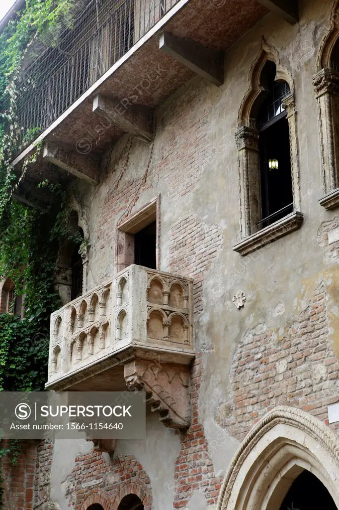 Juliet´s house and balcony in Verona, Italy