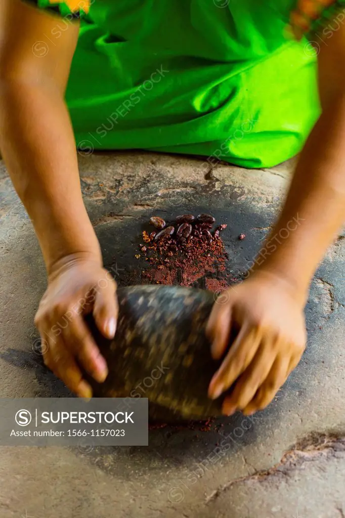 Making chocolat, Oreba organic cacao, Oeste Arriba River, Ngabe Ethnic Group, Bocas del Toro Province, Panama, Central America, America