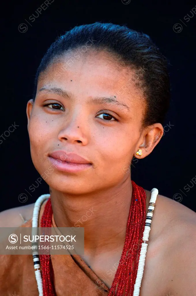 Portrait of young woman Naro San Bushman, Kalahari, Ghanzi region, Botswana, Africa.