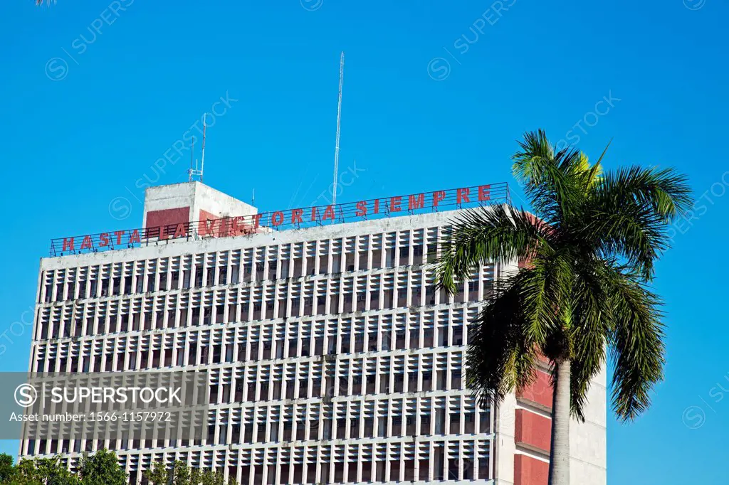 The phrase said by El Che: Hasta La Victoria Siempre, Ministry of transportation , La Havana, Cuba.