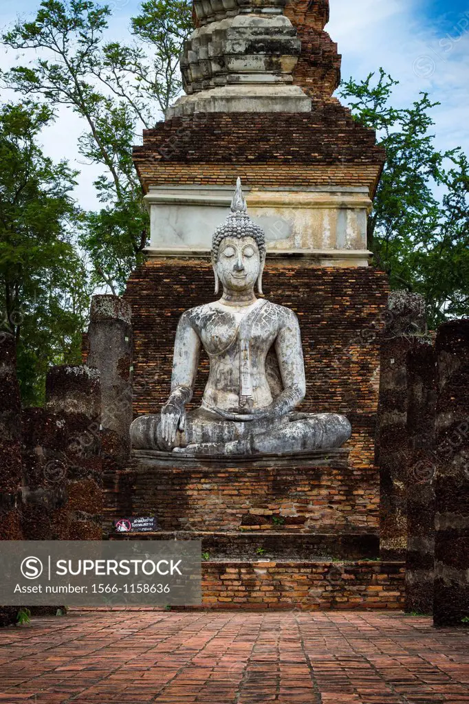 Buddha statue  Wat Traphang Ngoen  Sukhothai Historical Park  Thailand