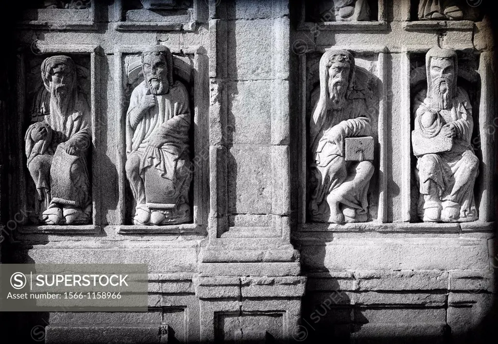 Apóstoles de la fachada de la Catedral e Santiago de Compostela, Coruña, Galicia, España , Apostles of the facade of the Cathedral and Santiago de Com...