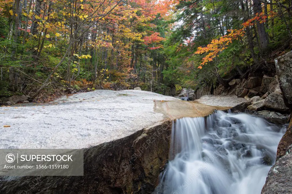 A section of rocky gorge just above the ´other´ Pitcher Falls, located on the South Fork of the Hancock Branch in the White Mountains, New Hampshire U...