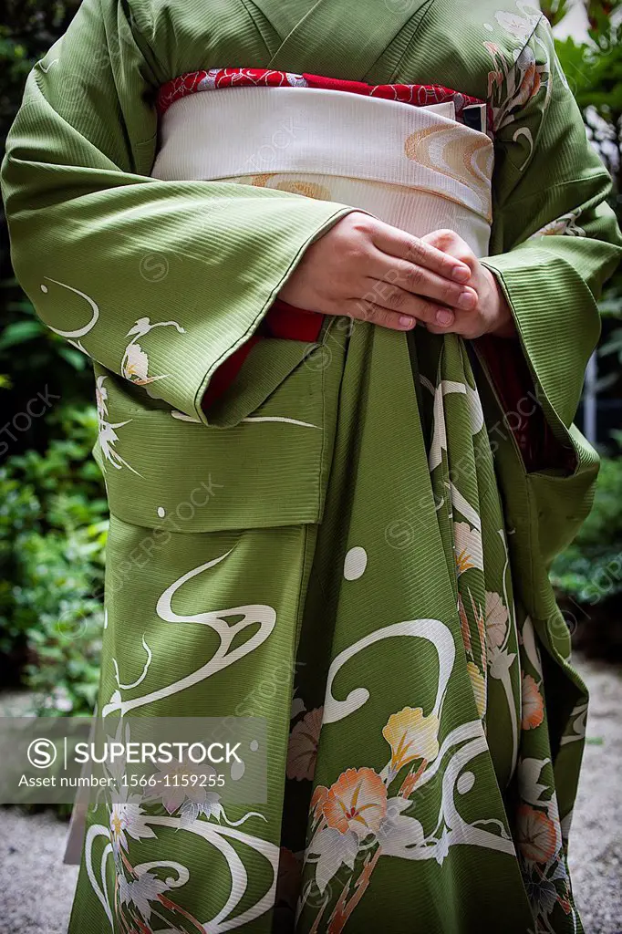 Detail of ´maiko´ geisha apprentice from Ishihatsu okiya house of geishas Geisha´s distric of Miyagawacho Kyoto  Kansai, Japan