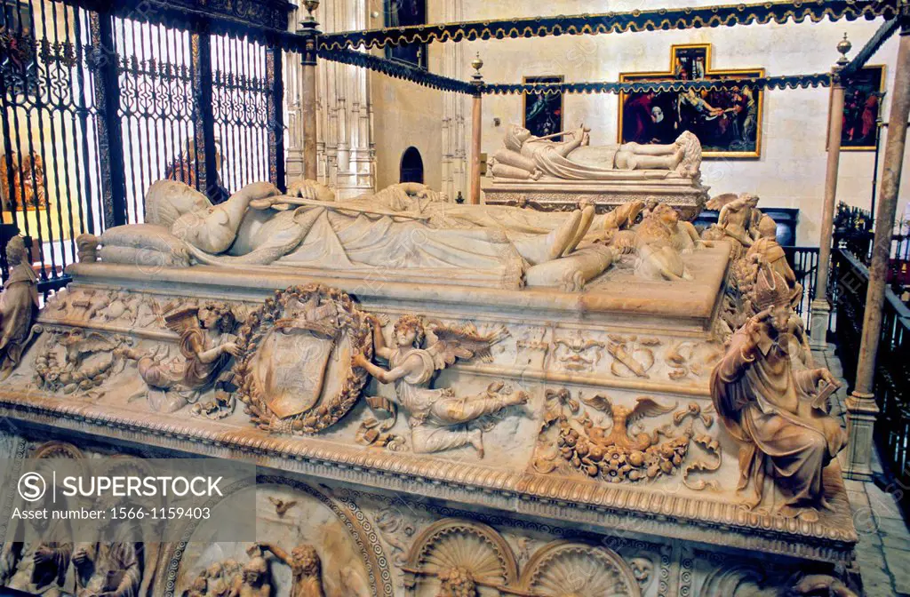 royal mausoleum Tomb of the Catholic Monarchs and in background tomb of Juana `la loca´ y Felipe `el Hermoso´, by Domenico Fancelli  In Royal Chapel o...