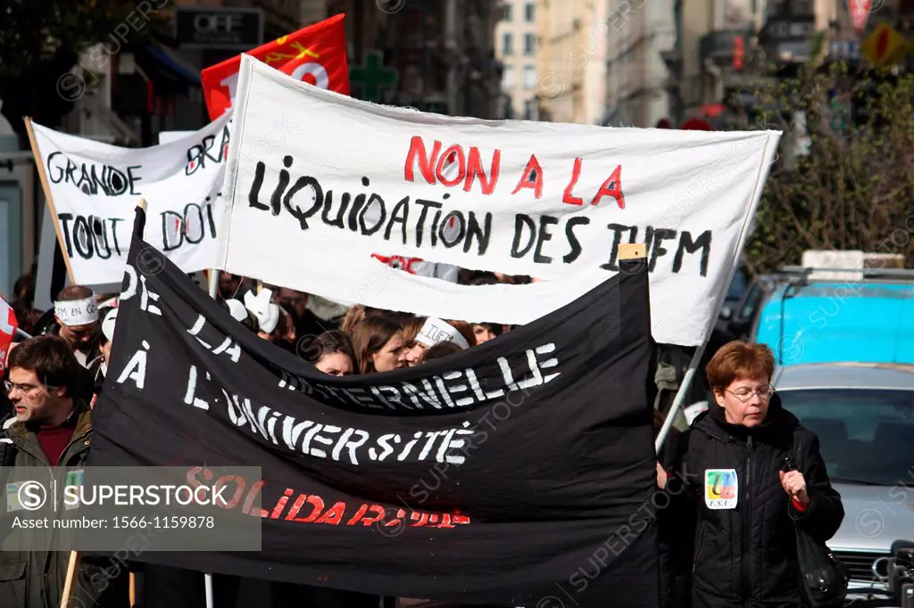 Demonstration against reform, school, university, education, Lyon, public services, Rhône, Rhône-Alpes, France.