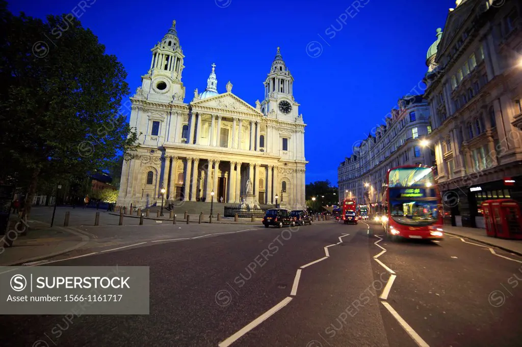 St  Paul´s Cathedral in the evening, London, UK