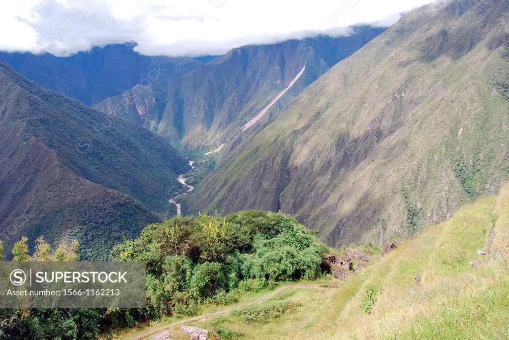View of the canyon of the Urubamba, Perú.