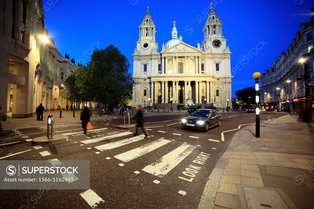 St  Paul´s Cathedral in the evening, London, UK