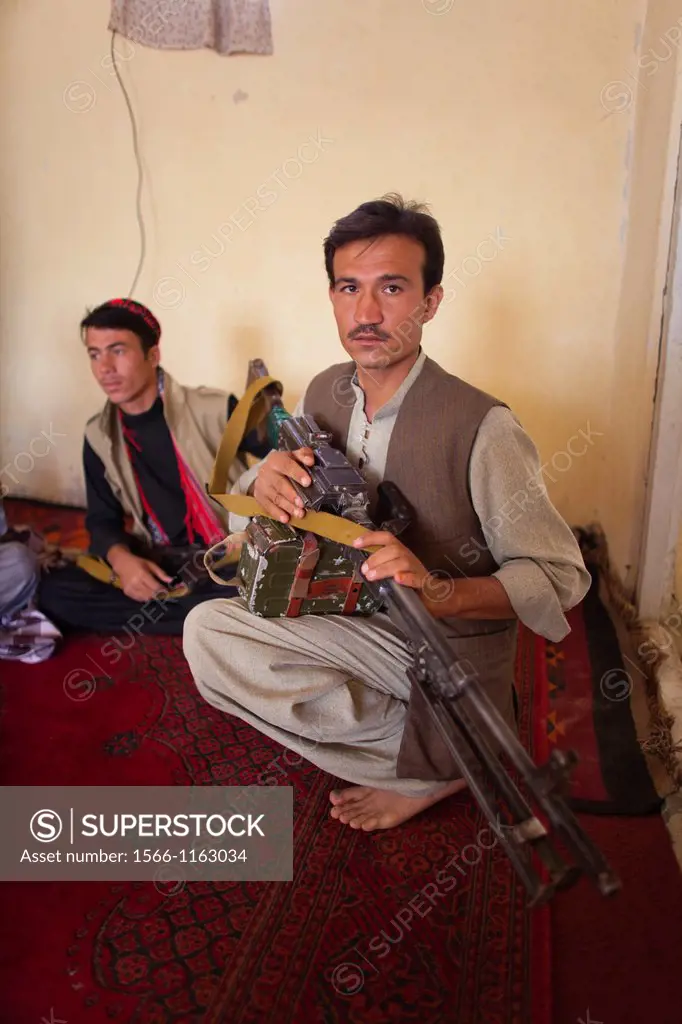 Estimated 10 000 Arbaki fighterswarlords in Kunduz province