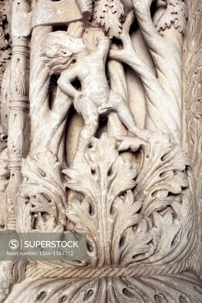 Romanesque portal by master sculptor Radovan 1240s, cathedral of St  Lawrence, Trogir, Dalmatia, Croatia