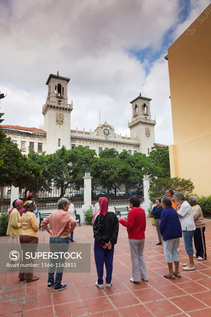 Cuba, Havana, Havana Vieja, excercise class outside the Central Train Station, NR