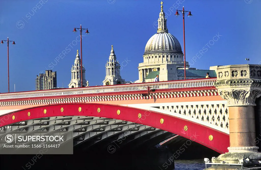 London view with Blackfriar´s Bridge over the River Thames and St  Paul´s Cathedral on a sunny Summers day in England, UK