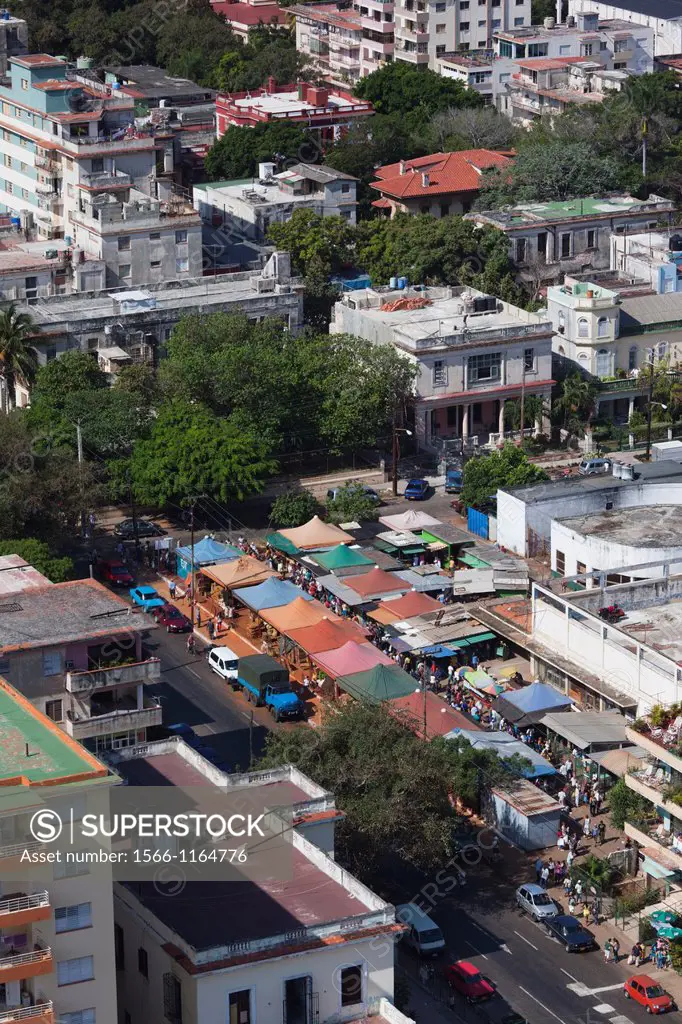 Cuba, Havana, Vedado, elevated view of the Vedado street market