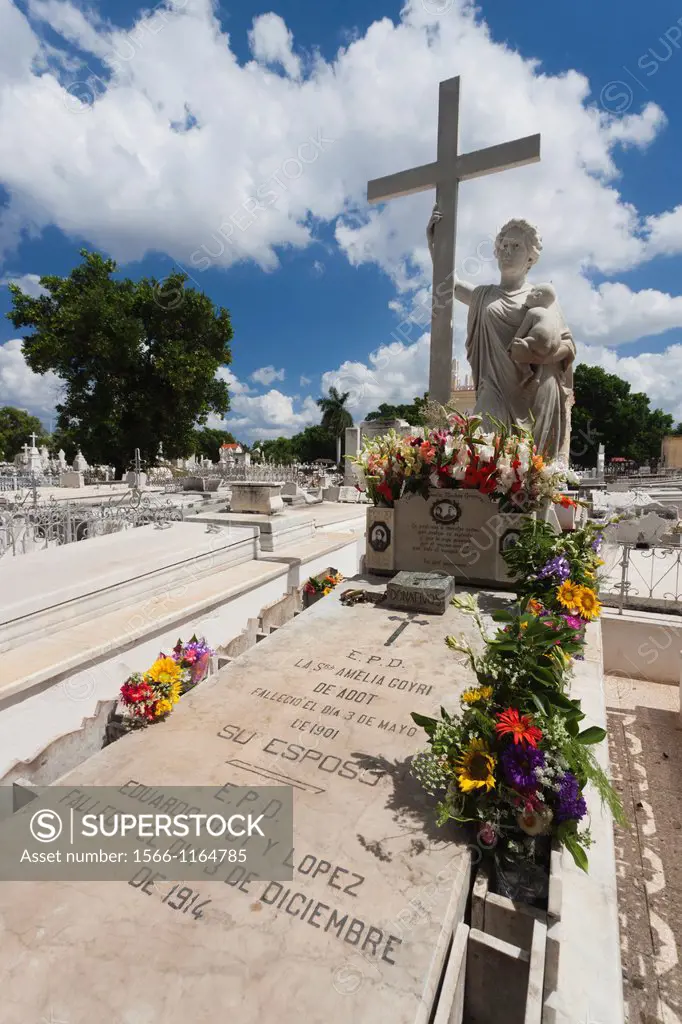 Cuba, Havana, Vedado, Necropolis Cristobal Colon cemetery, monument to Amelia Goyri, La Milagrosa, most visited tomb