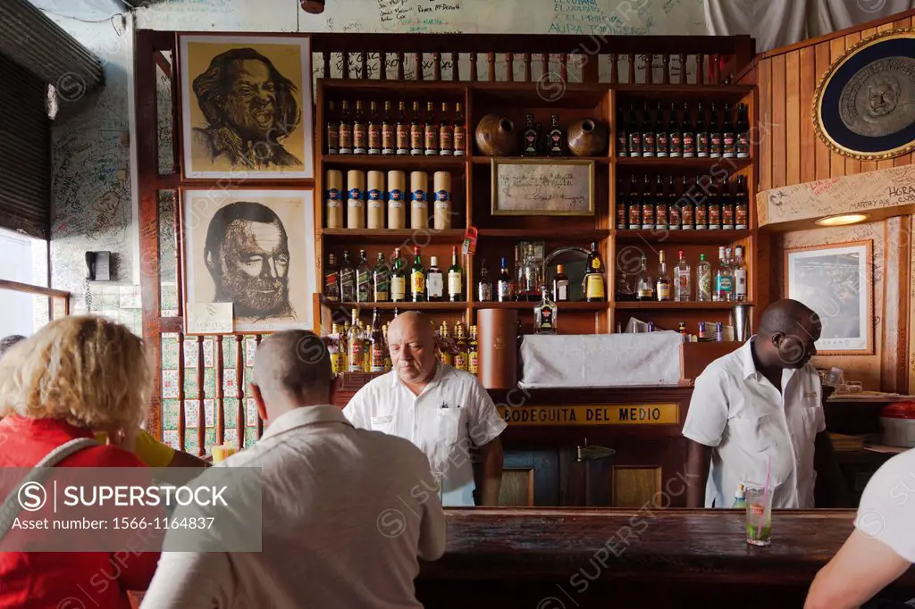 Cuba, Havana, Havana Vieja, La Bodeguita del Medio, birthplace of the Mojito cocktail, interior, NR
