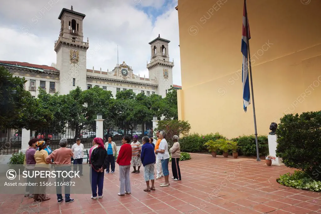 Cuba, Havana, Havana Vieja, excercise class outside the Central Train Station, NR
