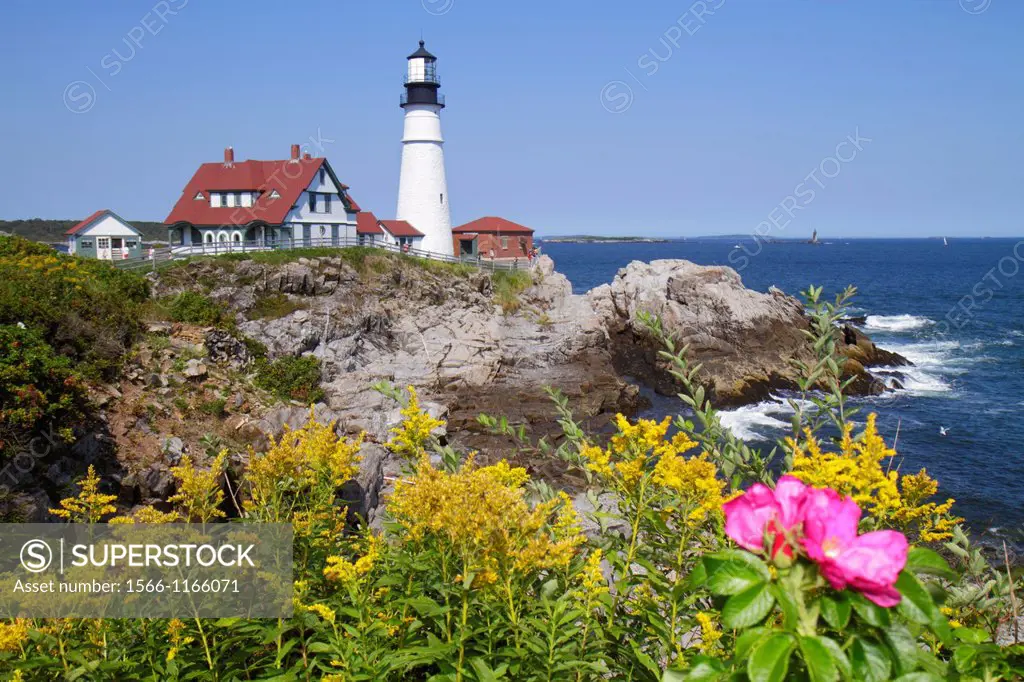 Maine, Portland, Cape Elizabeth, Portland Head Light, lighthouse, Keeper´s Quarters, Fort Ft  Williams Park, Casco Bay, Atlantic Ocean, rocky coast, s...