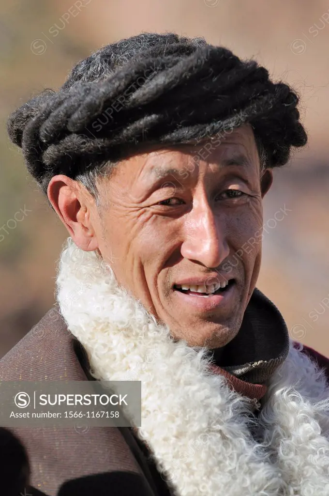 China, Qinghai, Amdo, Jiantsa county, Ngagpa Ngakpa or lay practitoner of tibetan Buddhism