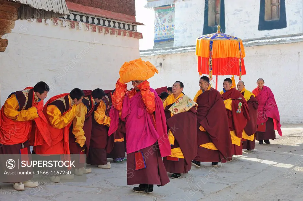China, Gansu, Amdo, Xiahe, Monastery of Labrang Labuleng Si, Losar New Year festival,
