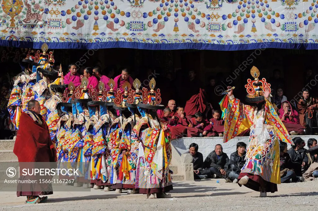 China, Gansu, Amdo, Xiahe, Monastery of Labrang Labuleng Si, Losar New Year festival, Cham Dances, Black Hat dance