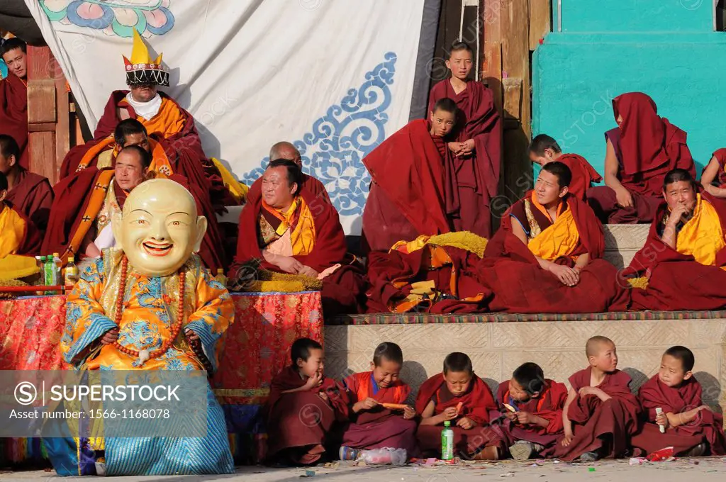 China, Qinghai, Amdo, Tongren Rebkong, Lower Wutun monastery, Losar New Year festival, Cham dance, Chinese Wise Man Mitsering