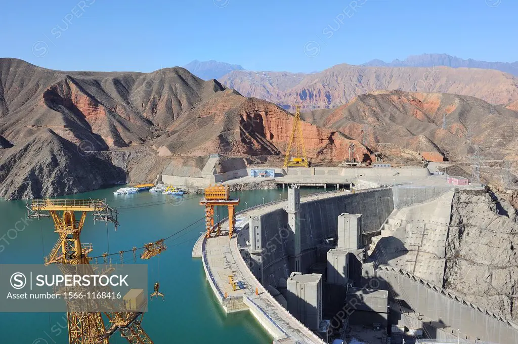 China, Qinghai, Amdo, Yellow River, Li Jia Xia dam and reservoir